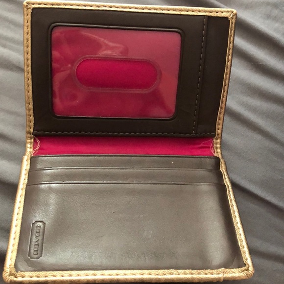 A little coach wallet, I never use it - Picture 2 of 3